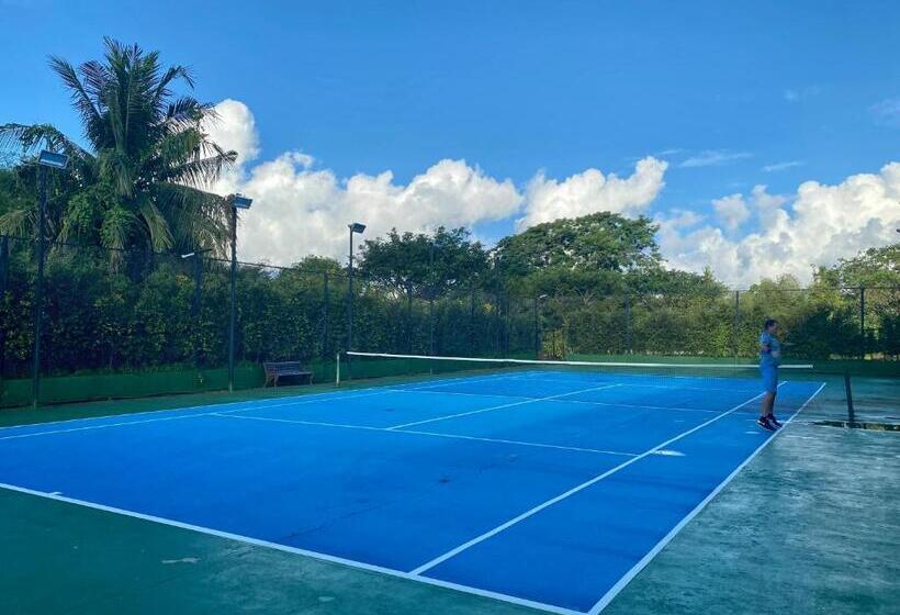 호텔 Good Time Sports Village Koh Mak