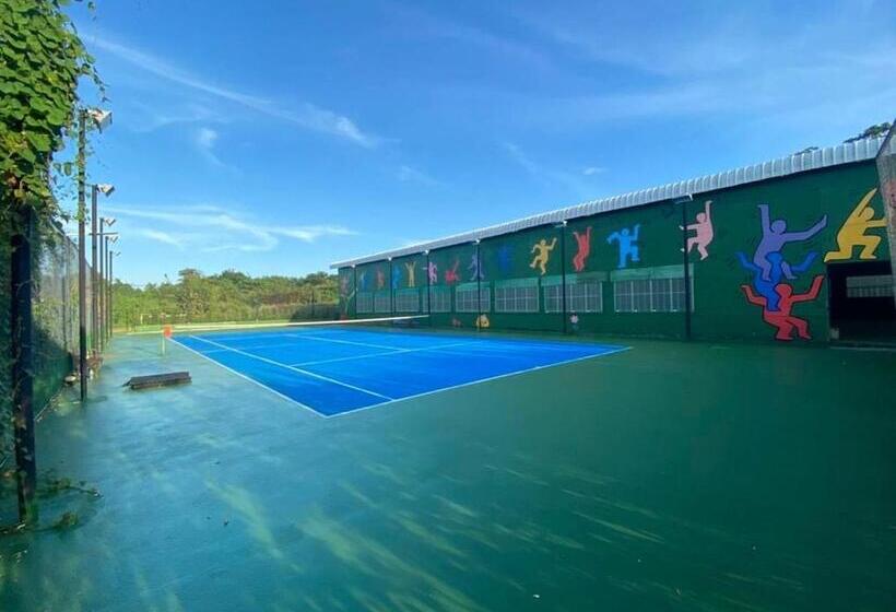 هتل Good Time Sports Village Koh Mak