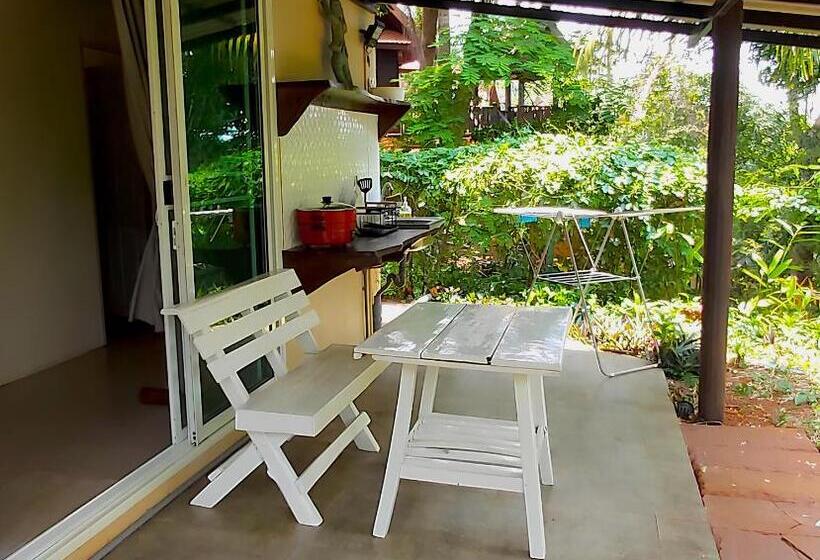 호텔 Good Time Sports Village Koh Mak