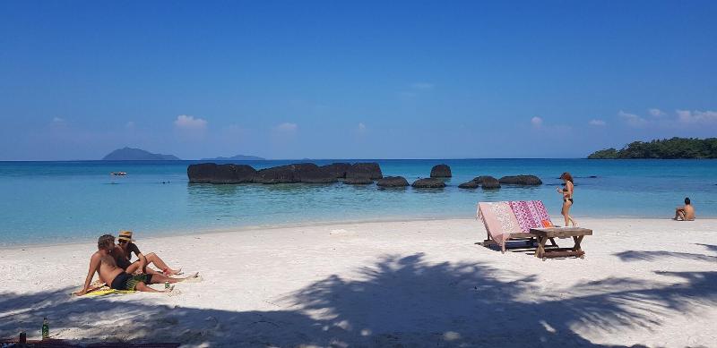 هتل Good Time Sports Village Koh Mak