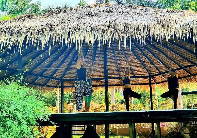 호텔 Good Time Sports Village Koh Mak