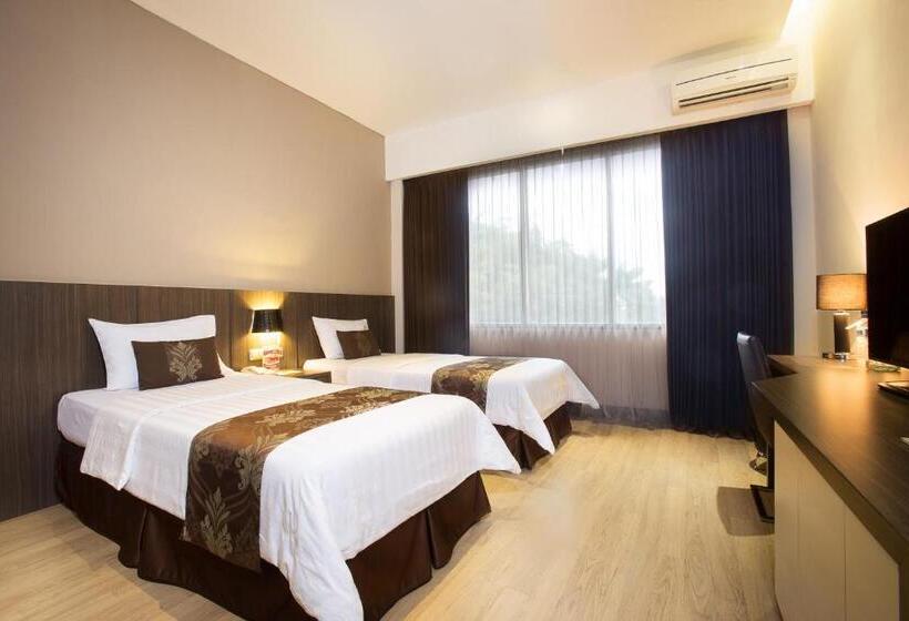 ホテル Grand Kecubung