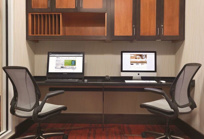 酒店 Hilton Garden Inn Falls Church