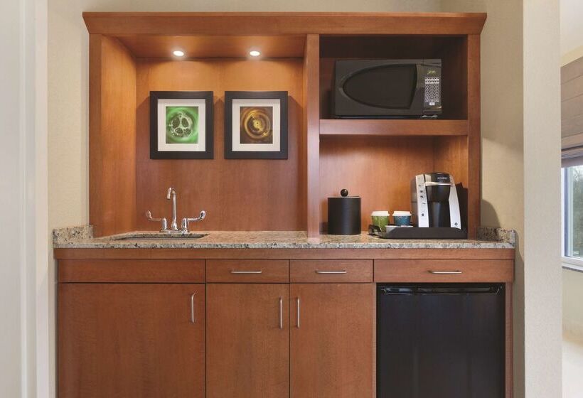 酒店 Hilton Garden Inn Falls Church