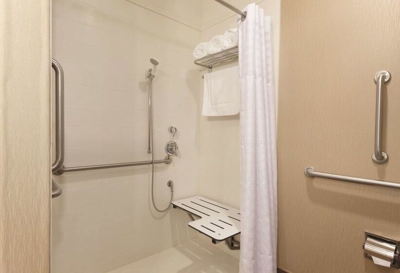 酒店 Hilton Garden Inn Falls Church