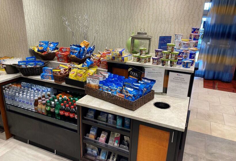 Отель Hilton Garden Inn Falls Church