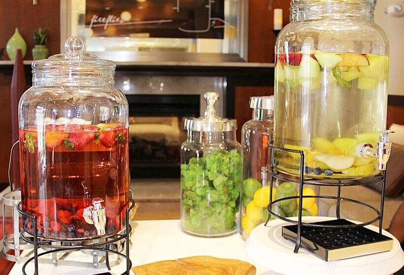 Отель Hilton Garden Inn Falls Church