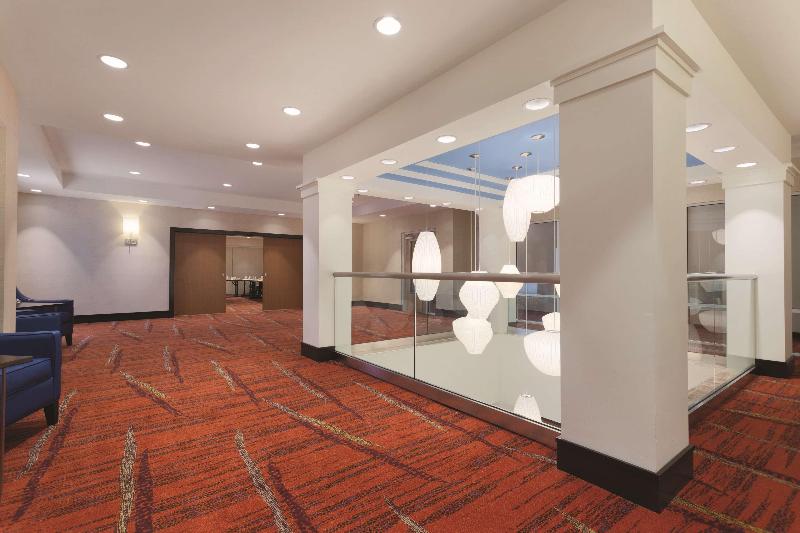 酒店 Hilton Garden Inn Falls Church