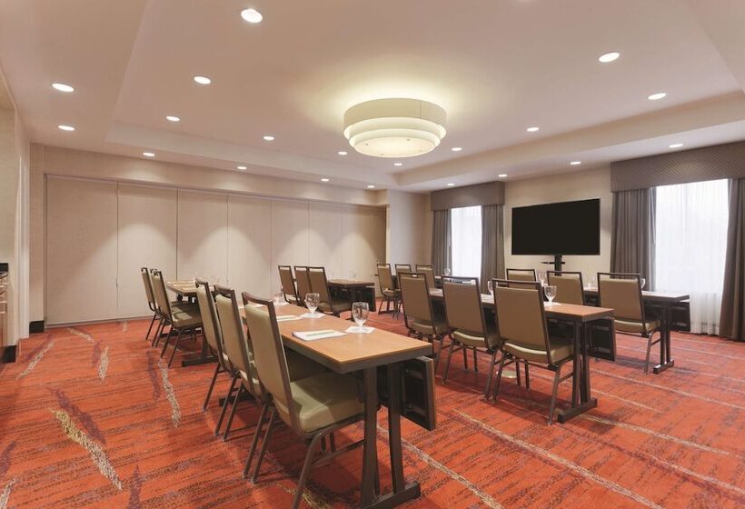 酒店 Hilton Garden Inn Falls Church