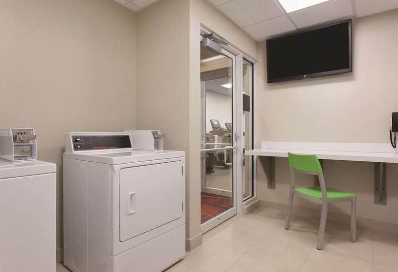 酒店 Hilton Garden Inn Falls Church