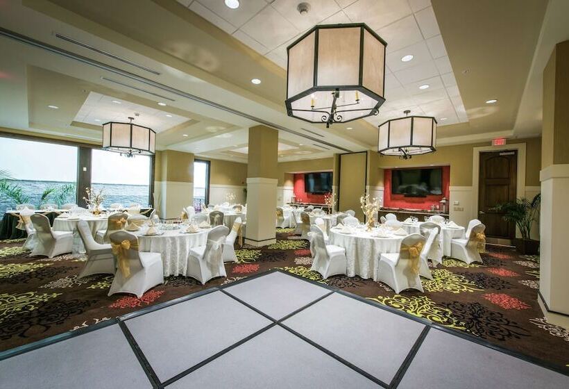 ホテル Hilton Garden Inn Rochester Downtown, Ny