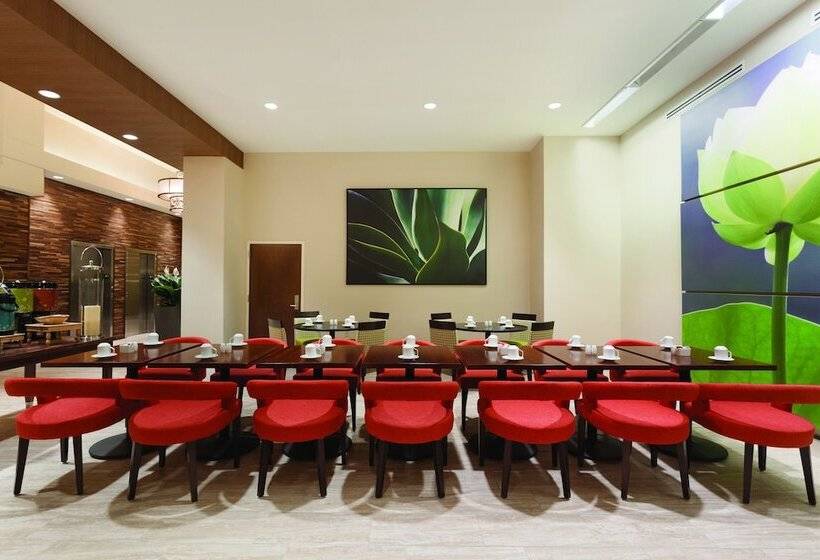 هتل Hilton Garden Inn Rochester Downtown, Ny