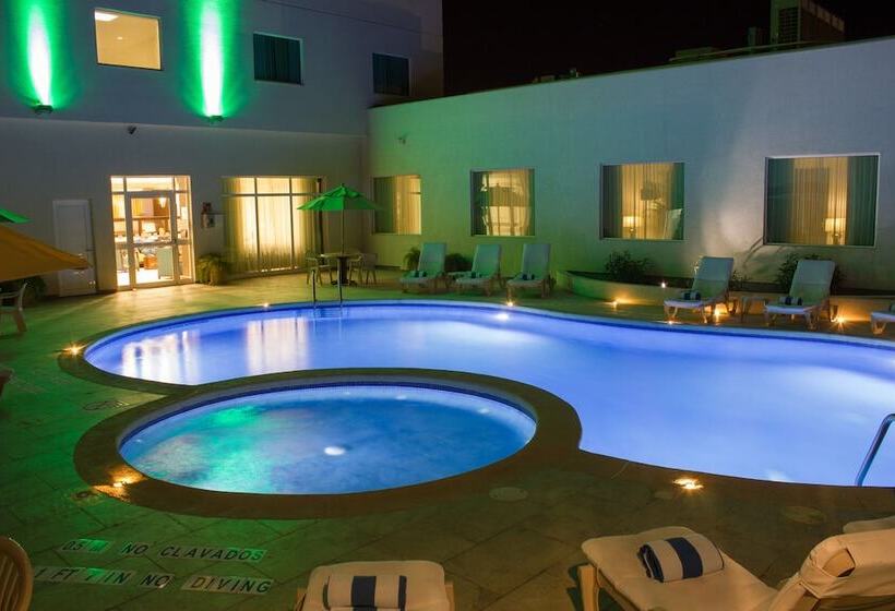 Holiday Inn Hotel & Suites Hermosillo Aeropuerto, An Ihg