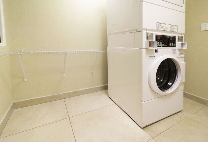 Holiday Inn Hotel & Suites Hermosillo Aeropuerto, An Ihg