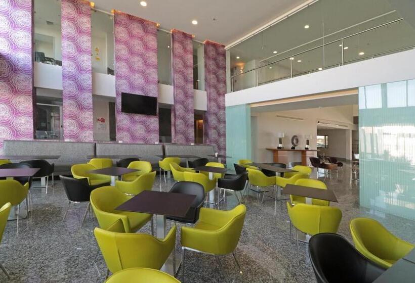 Holiday Inn Express Hotel & Suites Hermosillo, An Ihg