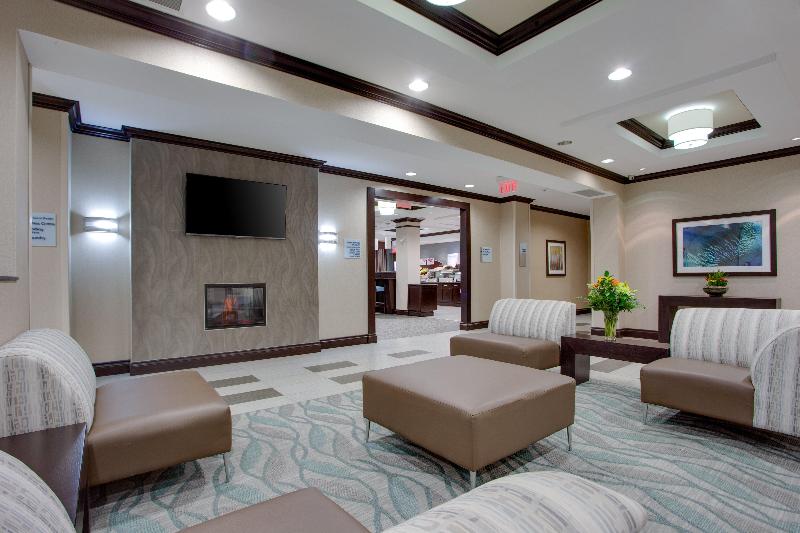 هتل Holiday Inn Express & Suites Ottawa East Orleans, An Ihg