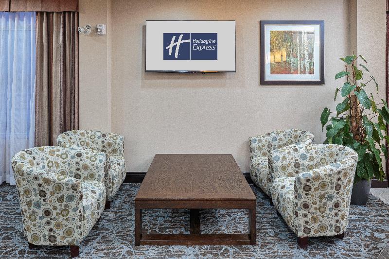 호텔 Holiday Inn Express & Suites Ottawa East Orleans, An Ihg