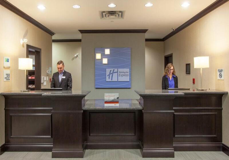 호텔 Holiday Inn Express & Suites Ottawa East Orleans, An Ihg