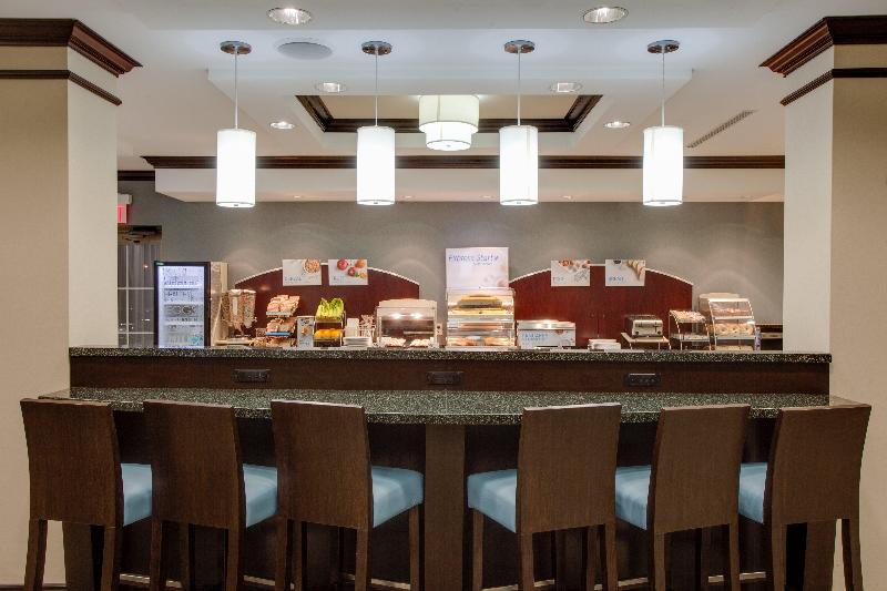 هتل Holiday Inn Express & Suites Ottawa East Orleans, An Ihg