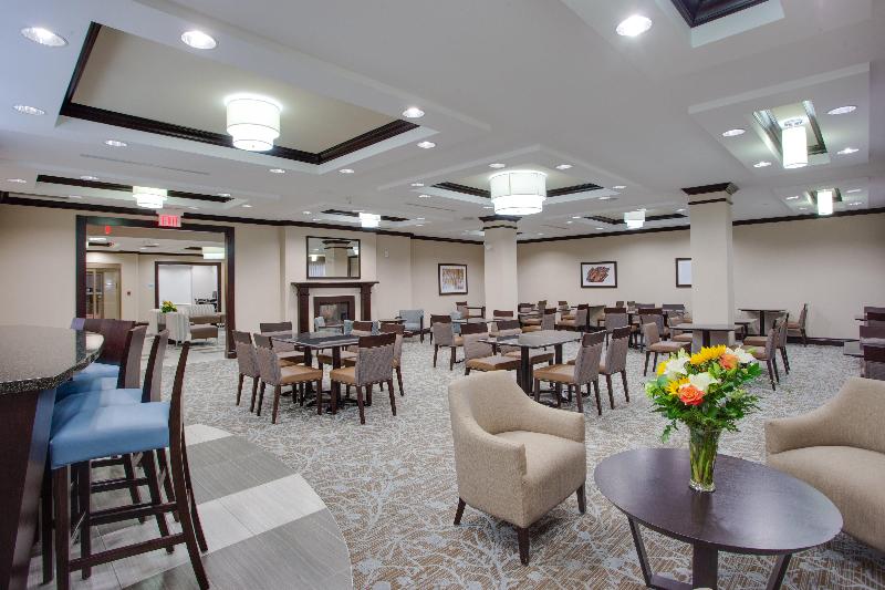 호텔 Holiday Inn Express & Suites Ottawa East Orleans, An Ihg