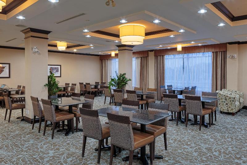 هتل Holiday Inn Express & Suites Ottawa East Orleans, An Ihg
