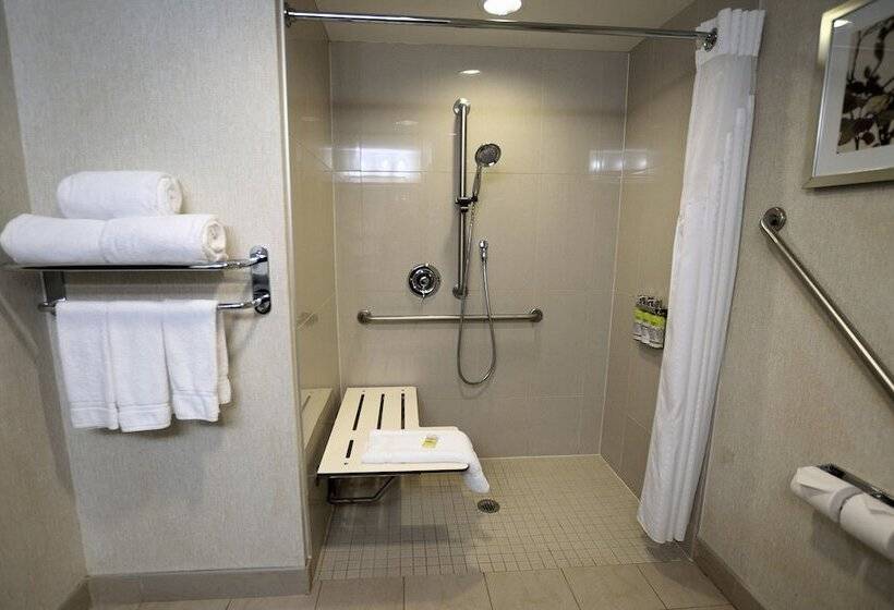 호텔 Holiday Inn Express & Suites Ottawa East Orleans, An Ihg