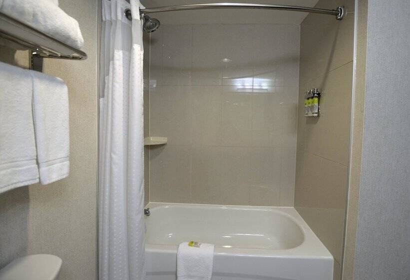 호텔 Holiday Inn Express & Suites Ottawa East Orleans, An Ihg