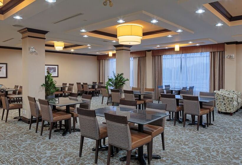 호텔 Holiday Inn Express & Suites Ottawa East Orleans, An Ihg
