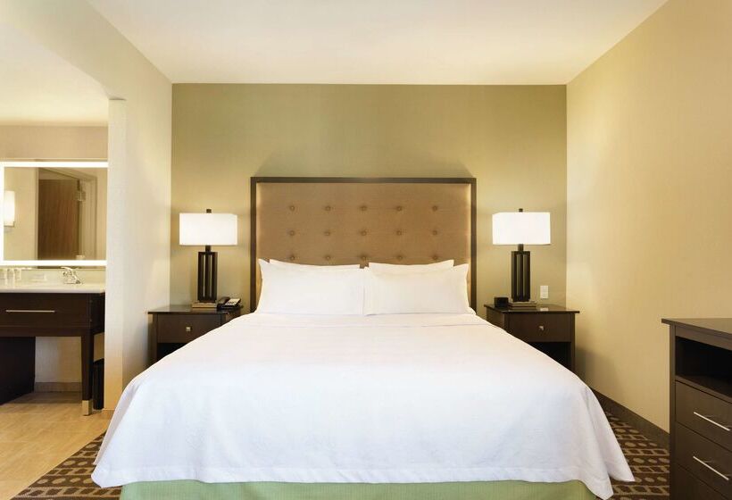 هتل Homewood Suites By Hilton Ankeny