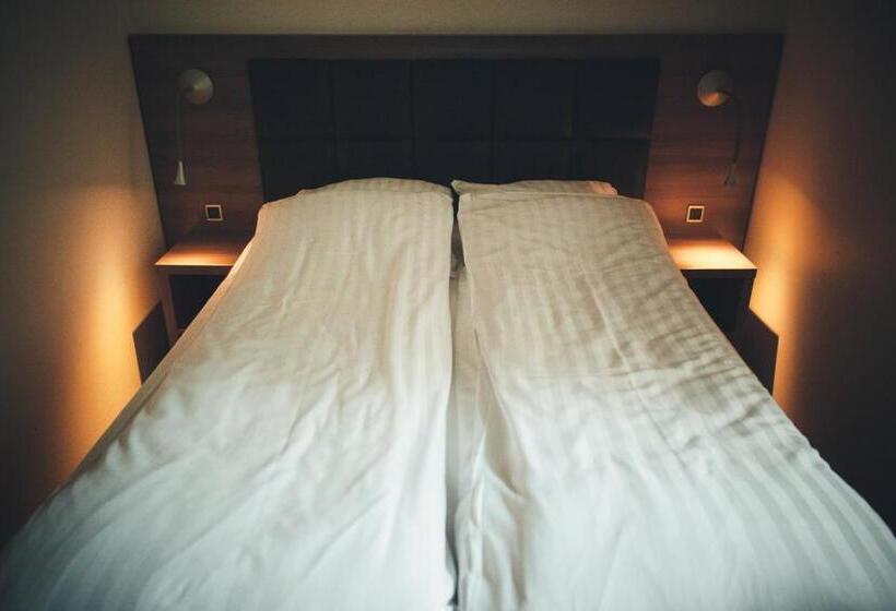 Отель Jomfru Ane