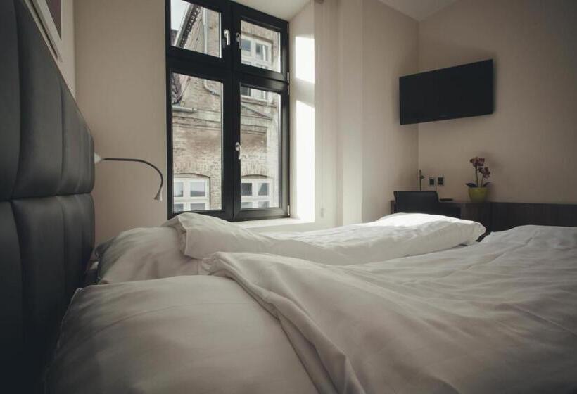 Отель Jomfru Ane