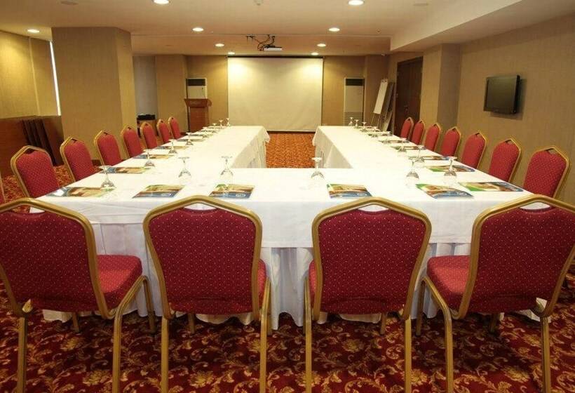 هتل Kelesler Park