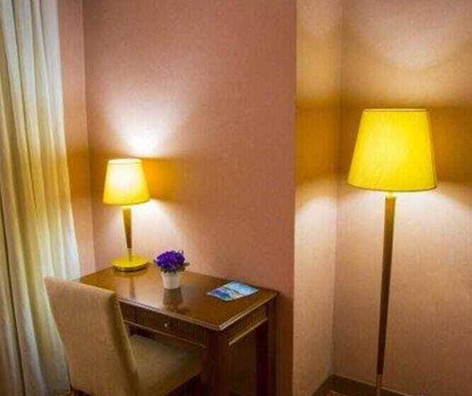 هتل Kelesler Park