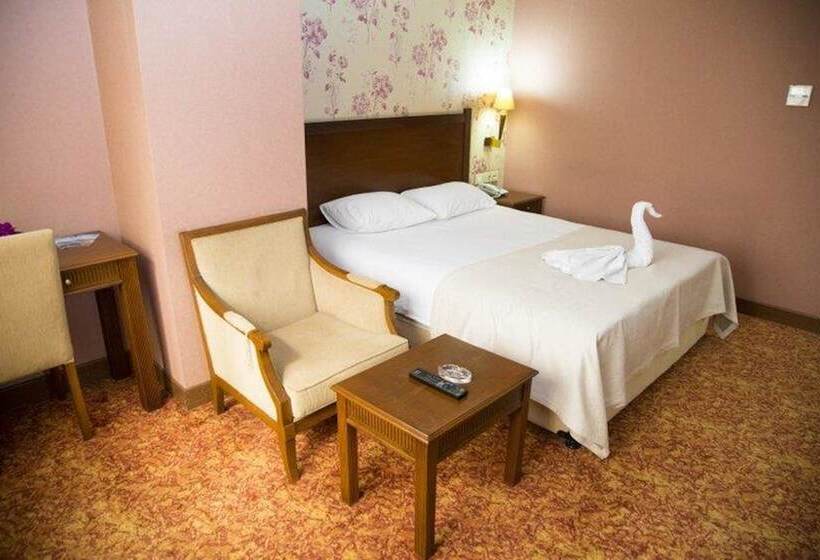 هتل Kelesler Park