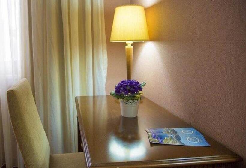 هتل Kelesler Park