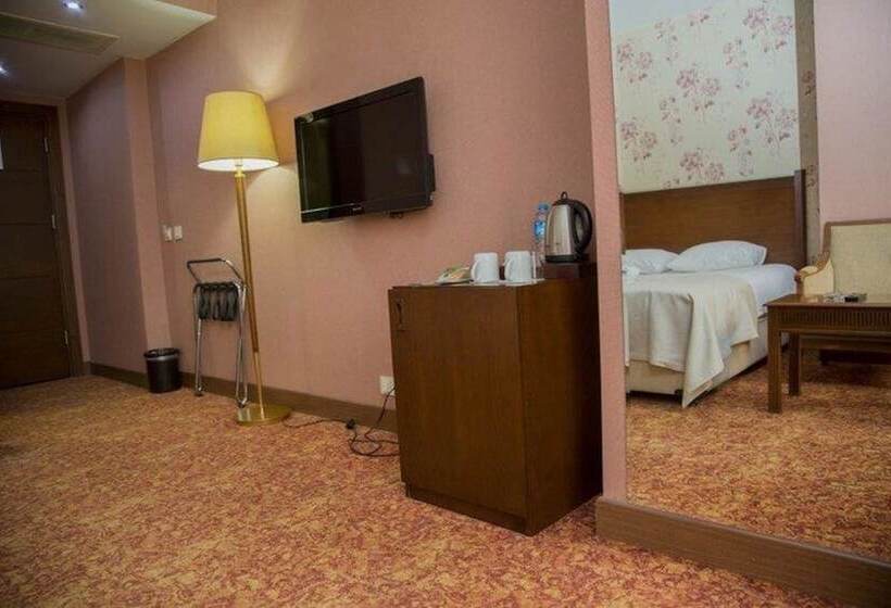 هتل Kelesler Park