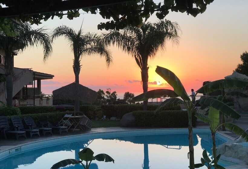 호텔 L' Arcobaleno Resort