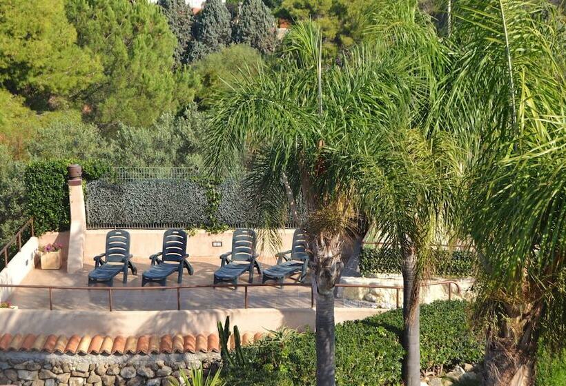 호텔 L' Arcobaleno Resort