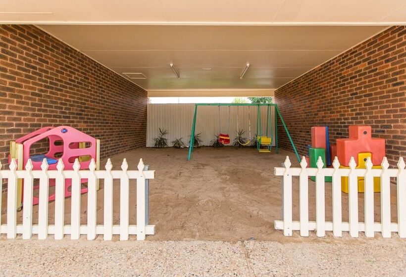 هتل Lincoln Cottage Motor Inn