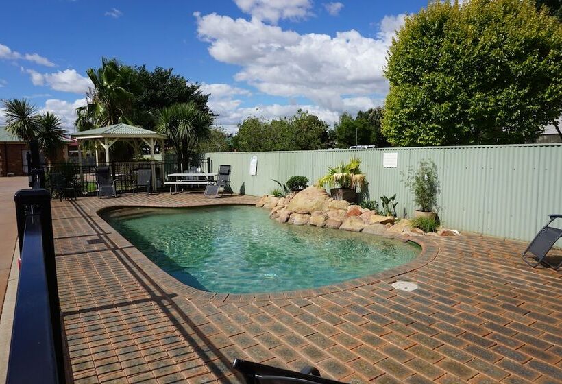 هتل Lincoln Cottage Motor Inn