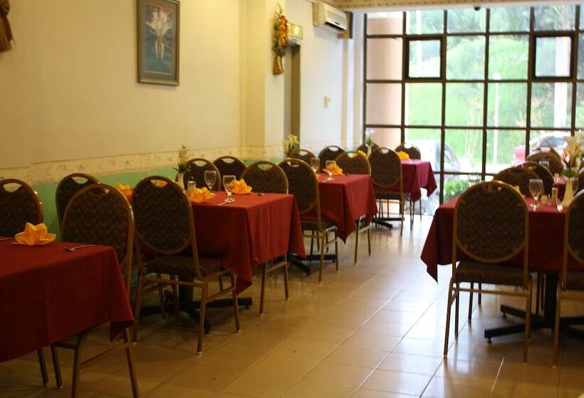 ホテル Lipis Plaza