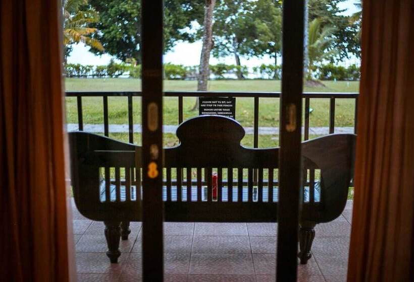 فندق Lorin Beach Resort Belitung