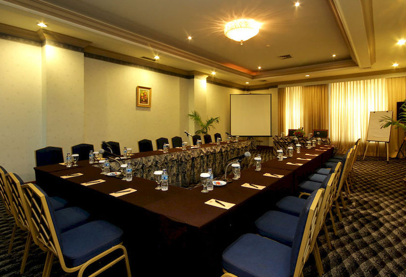 Отель Maharadja