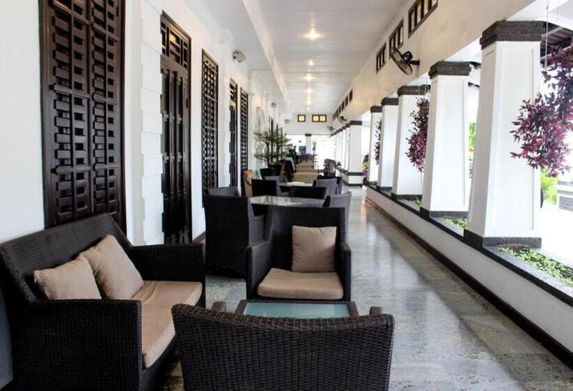 בית מלון כפרי Merdeka Kediri