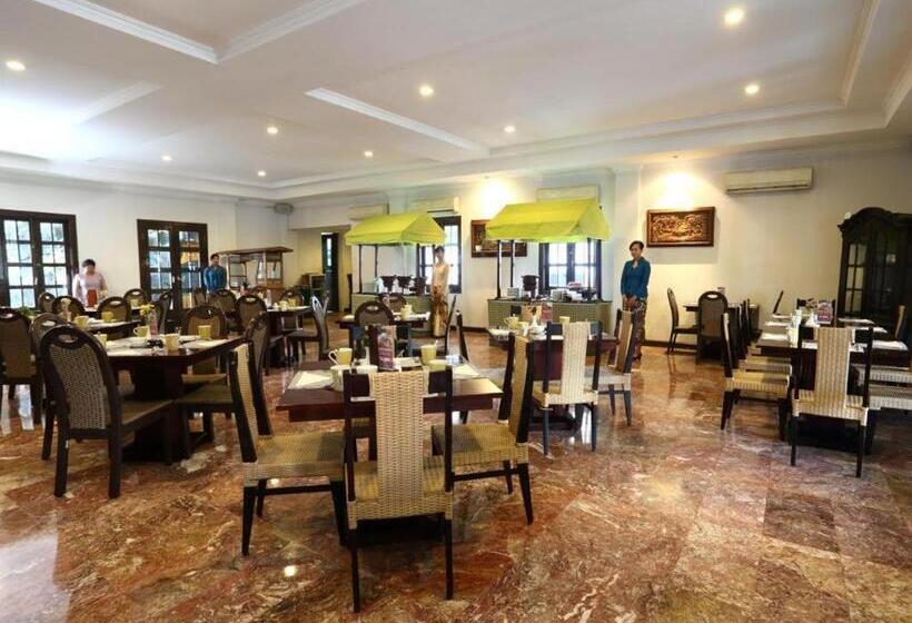 בית מלון כפרי Merdeka Kediri