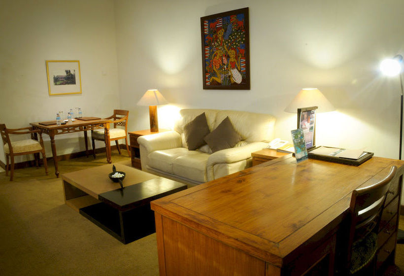 ホテル Mesra Business & Resort