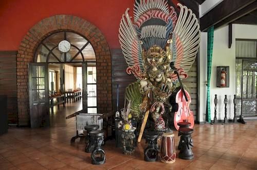 ホテル Mesra Business & Resort