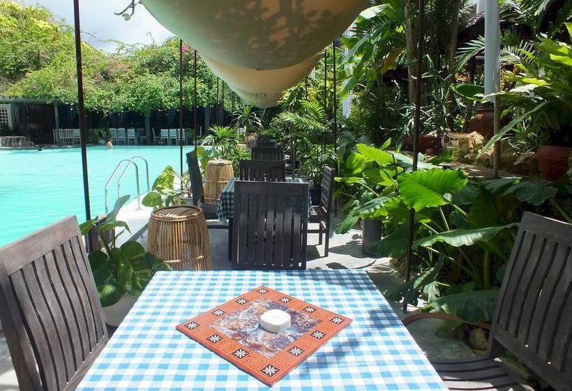 ホテル Mesra Business & Resort