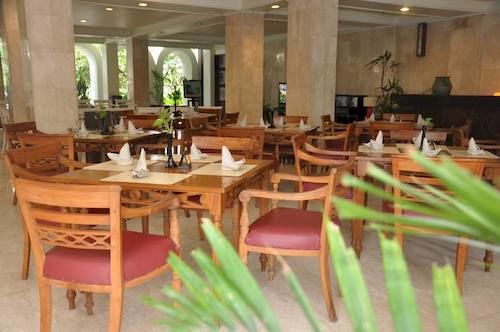 ホテル Mesra Business & Resort