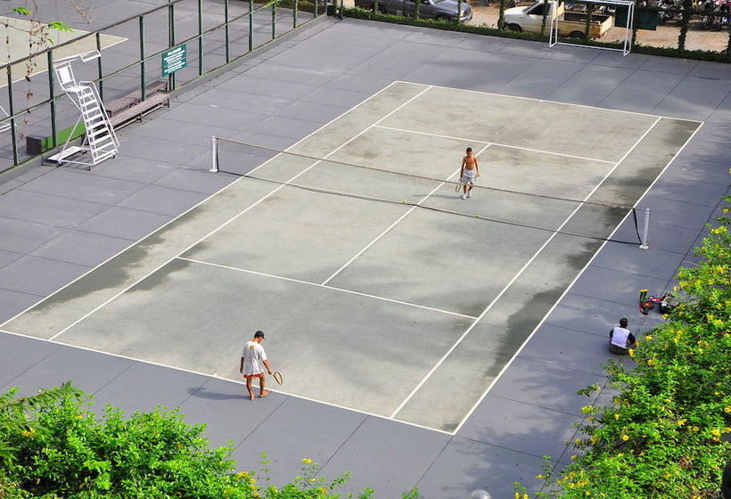 ホテル Mesra Business & Resort